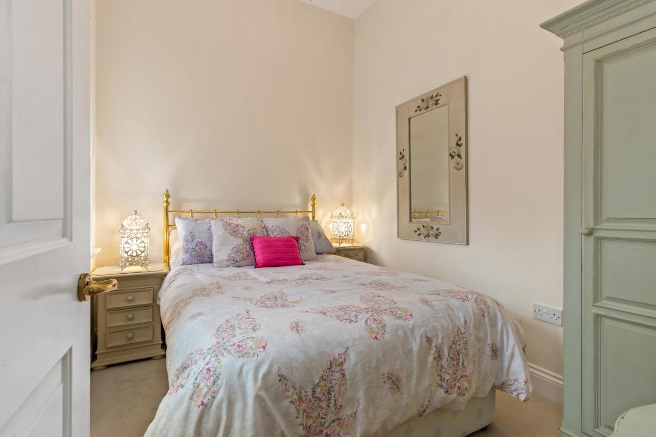 Bryn Y Mor - Tenby Apartment Sea Views ภายนอก รูปภาพ