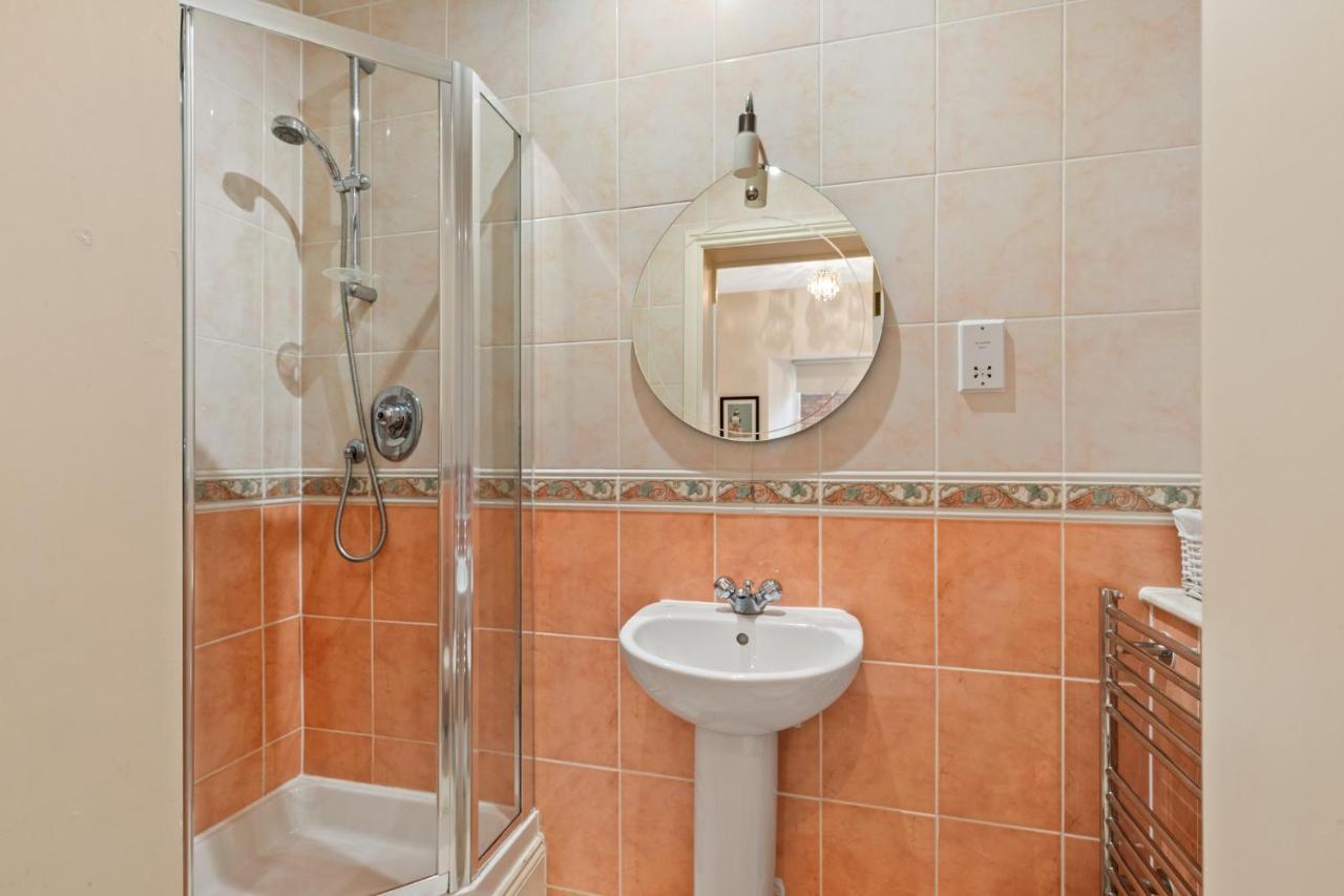 Bryn Y Mor - Tenby Apartment Sea Views ภายนอก รูปภาพ